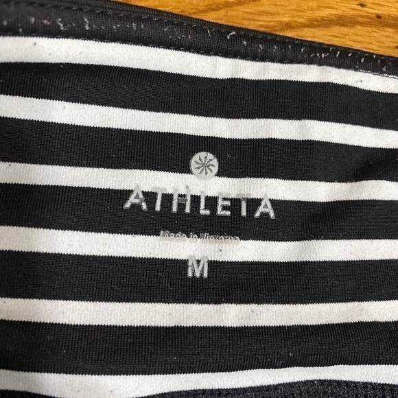 ATHLETA CHATURANGA CAPRI STRIPED LEGGINGS WOMEN'S SIZE M BLACK WHITE YOGA - Picture 2 of 9